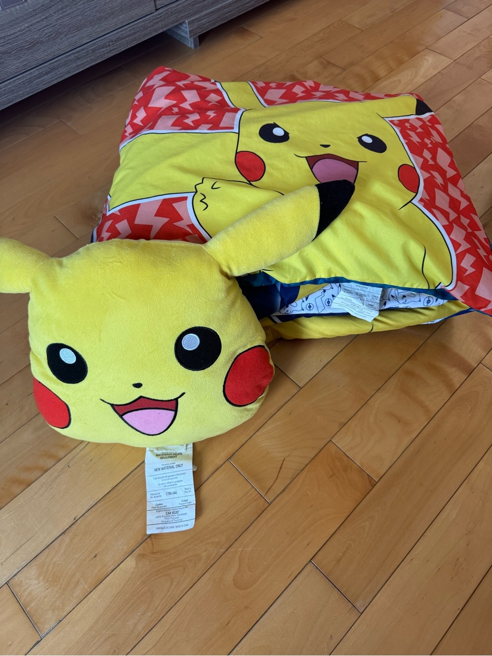 Nintendo Pokémon Twin Comforter, Pillowcase & Pikachu Plush Pillow Set